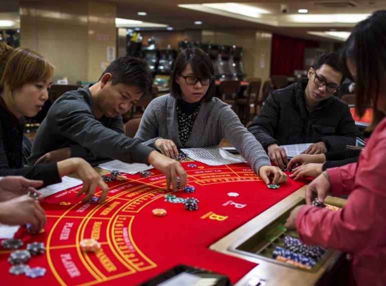 Chinese Gamblers in Casino Cambodia