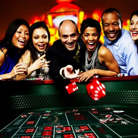 Удачливые миллионеры: кому удается сорвать большой куш в лотерее?