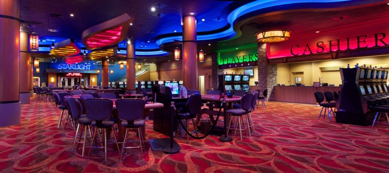 Зал казино в отеле City Royal Hotel на Северном Кипре в городе Никосия