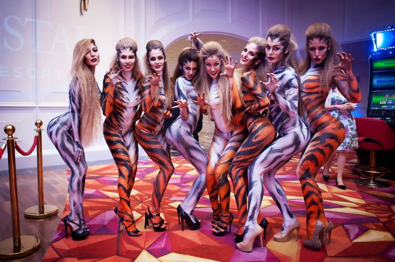 Тигрицы Tigre De Cristal - крупнейшее казино России